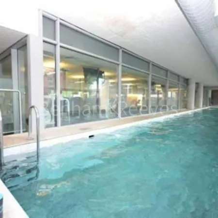 Apartment 2bed 2bath -pool, Balcony, Gym Lift *