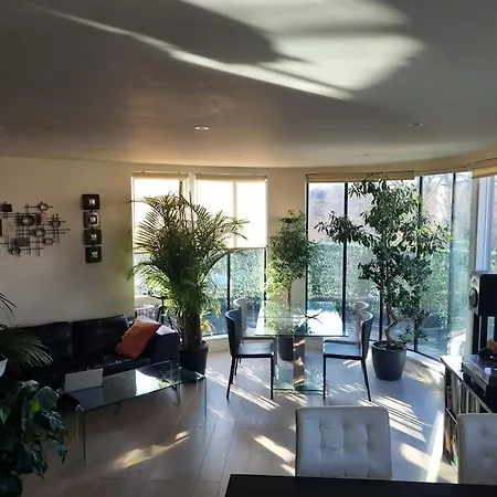 Apartment Panoramic Pondview Penthouse *