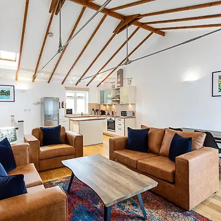 Holiday home Light And Airy Upside Down House In Hackney *