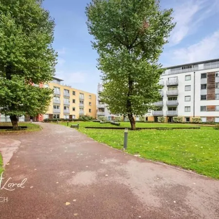 2bed 2bath -pool, Balcony, Gym Lift * London