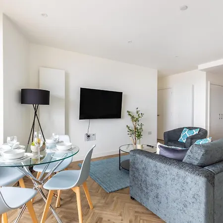 Modern 2bd Flat In Canary Wharf With And River Views London