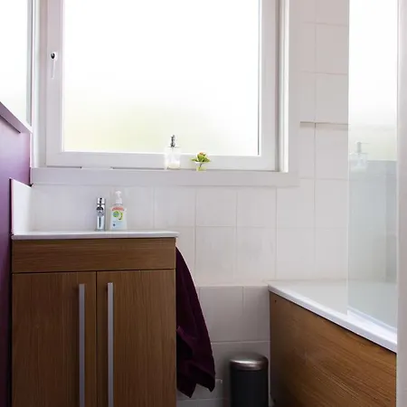 Modern Central Family-home For 6 * London