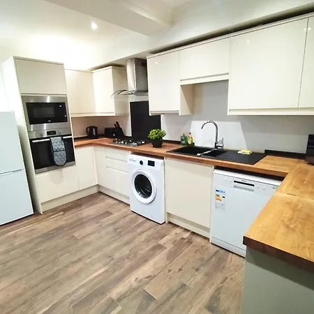 Luxury Near Centre, Near Train Station, E1