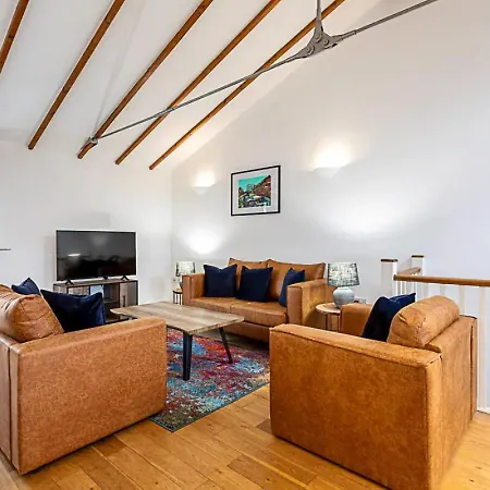 Holiday home Light And Airy Upside Down House In Hackney London