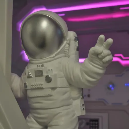 カプセルホテル Cosmos Capsule Coworking ロンドン