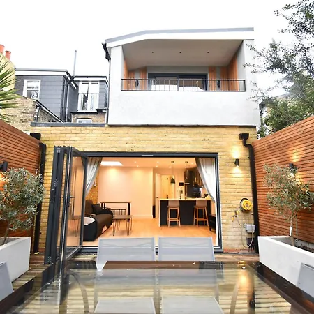Stunning 2 Bed Apartment London