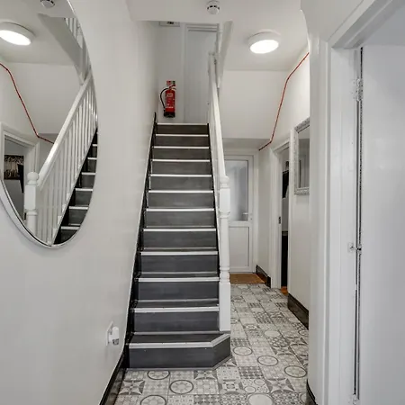 Privatunterkunft Place To In Longbridge *