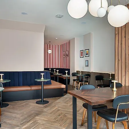 בית הארחה D8 - Shoreditch 4*
