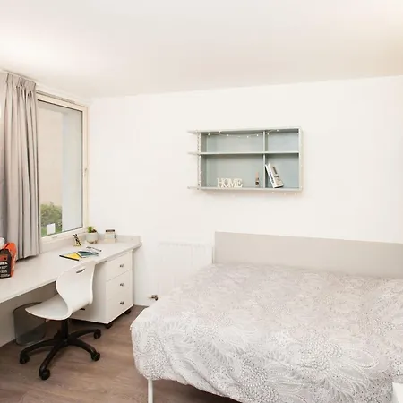 Cosy Private Ensuites And In The Heart Of * Cheltenham