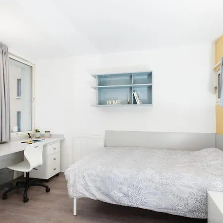 Cosy Private Ensuites And In The Heart Of Apartment Cheltenham