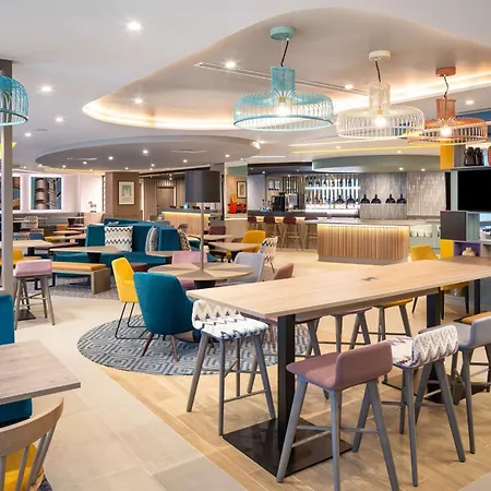 Hampton By Hilton Hotel