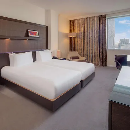 Hotel Hilton Canary Wharf 4*