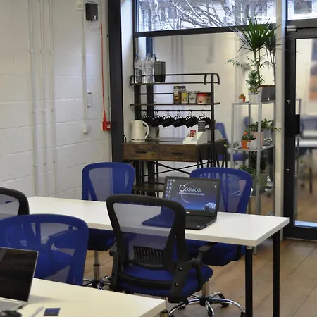 Cosmos Capsule Coworking カプセルホテル ロンドン