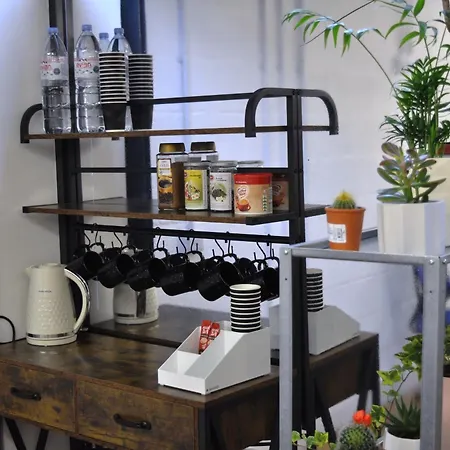 カプセルホテル Cosmos Capsule Coworking ロンドン