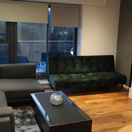 Immaculate 1-bed In * Londres