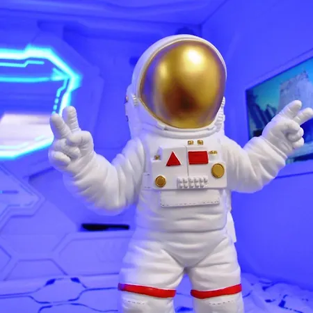 カプセルホテル Cosmos Capsule Coworking ロンドン