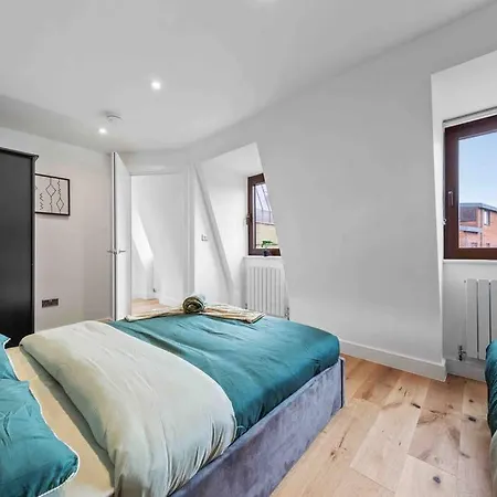 Serviced Apt In Central Lr3 London