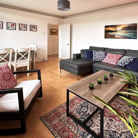 Penny's Place In Grove Park Apartment *