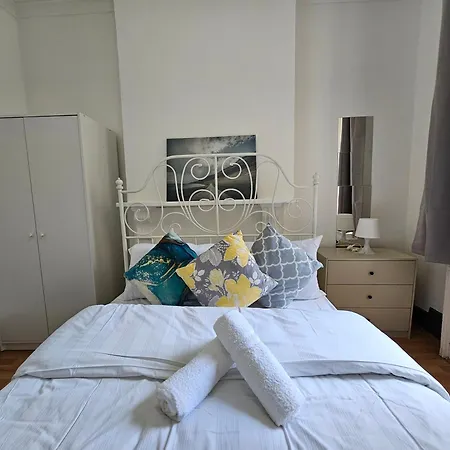 Homestay Family Near Queen Mary College London