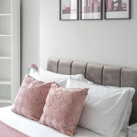 Spacious 2bed Brick Lane Flat - 2nd Floor Apartment *