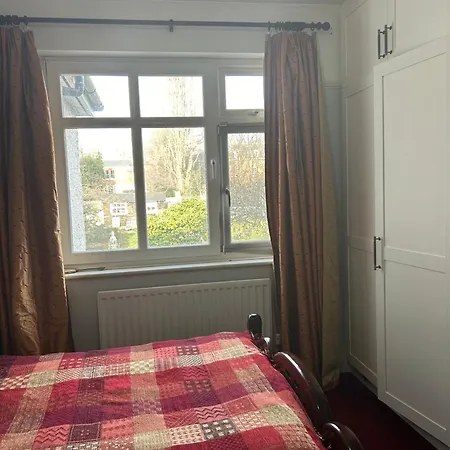 Greenwich House Homestay *