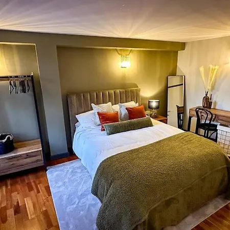Luxury Warehouse Conversion - Shoreditch Apartment *