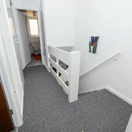 Close To Canary Wharf Homestay London