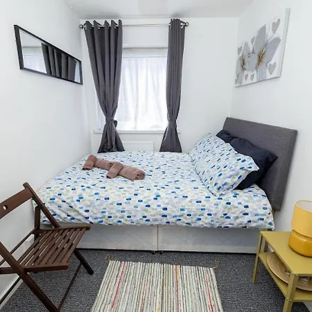Close To Canary Wharf London