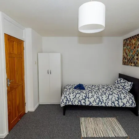 Homestay Close To Canary Wharf London