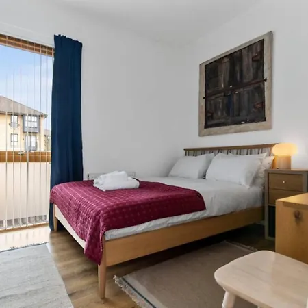 Luxury Modern Flat Near Excel, 02 & Canary Wharf *