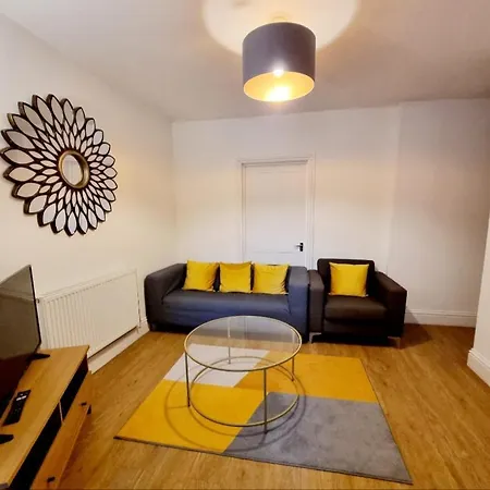 Apartment Stylish 2 Bedroom Sleeps 5 - 3 Mins Walk To Mile End Station *