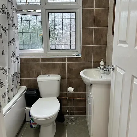 Peaceful & Private 2-bedroom - A London Gem *