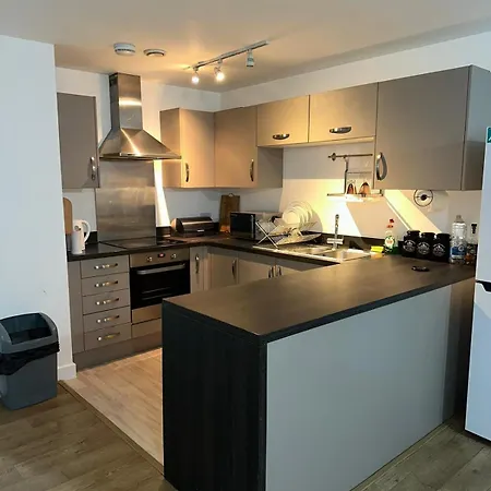 Chattel Apartment *