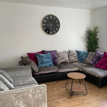 Beautiful Share 7 Of Double Bedroom House With Private Bathroom And Toilets Holiday home *