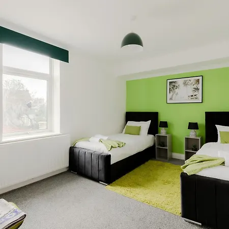 5br House, Free Parking Offa12, Contractor, Big Families, Relocation Holiday home Redbridge