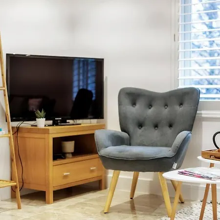 Apartment Stylish Contemporary 1 Bed Flat Near Bridge