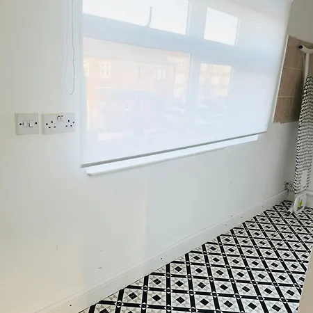 5br House, Free Parking Offa12, Contractor, Big Families, Relocation