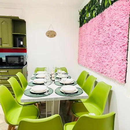 Holiday home 5br House, Free Parking Offa12, Contractor, Big Families, Relocation Redbridge