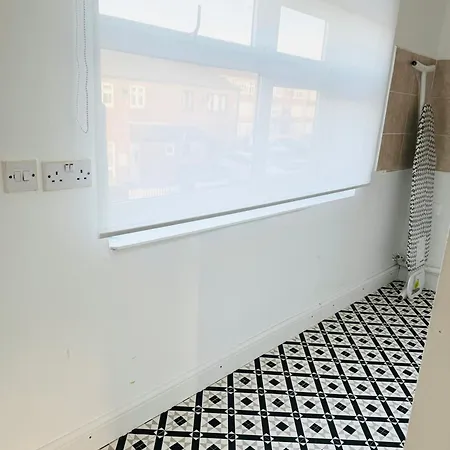 5br House, Free Parking Offa12, Contractor, Big Families, Relocation * Redbridge