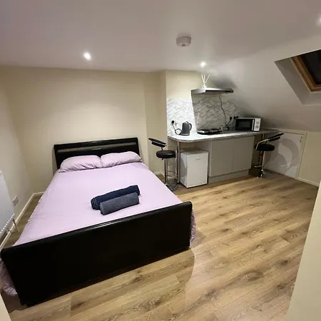 Homestay L-houses Dagenham