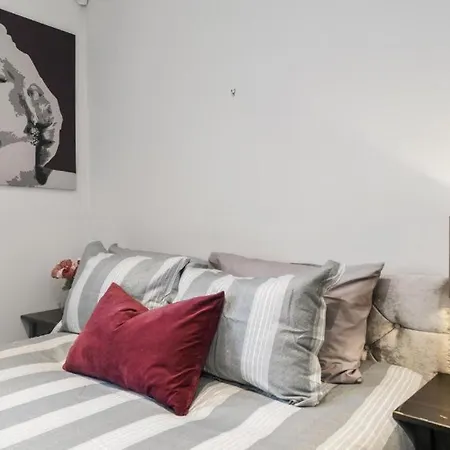 2 Bedroom Tower Bridge With Free Secure Gated Parking - Perfect For Long *
