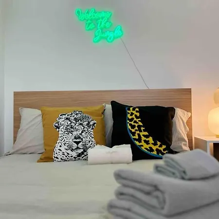 アパート Flat Next To Central Line Underground Station