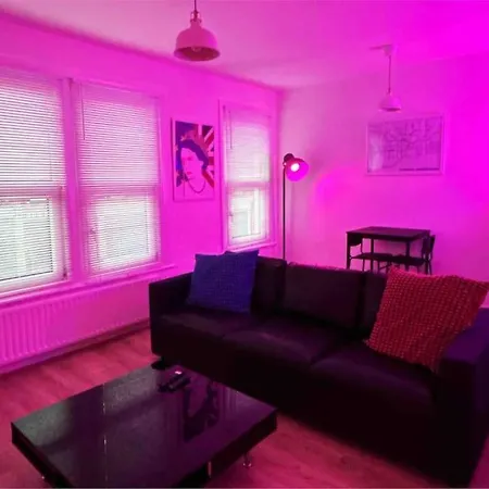 Flat Next To Central Line Underground Station