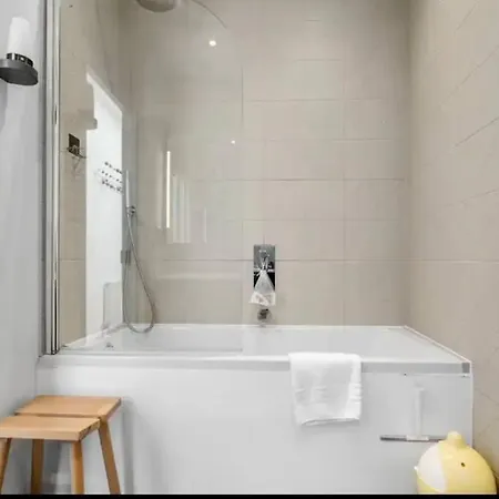 Luxury Modern Flat Near Excel, 02 & Canary Wharf * London