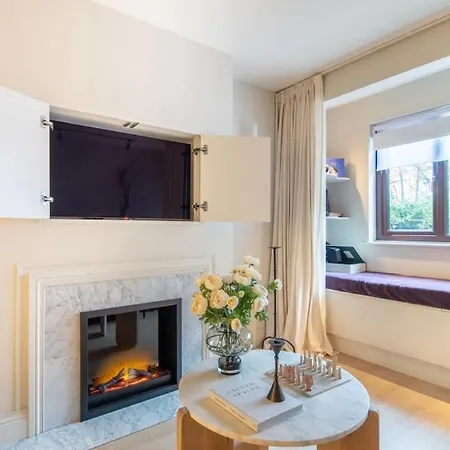 Spring Cosy 2-bed With Free Parking London