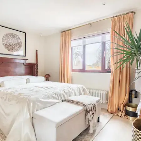 Holiday home Spring Cosy 2-bed With Free Parking *