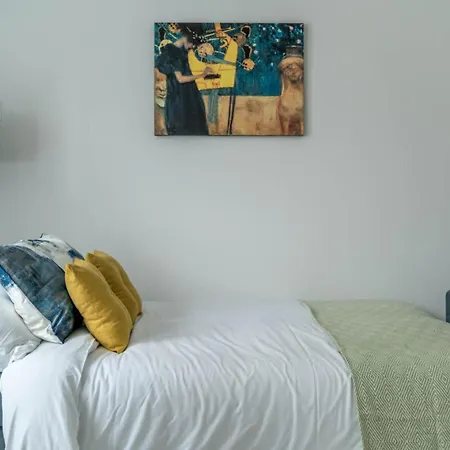 Brick Lane, - Lovely One Bedroom London