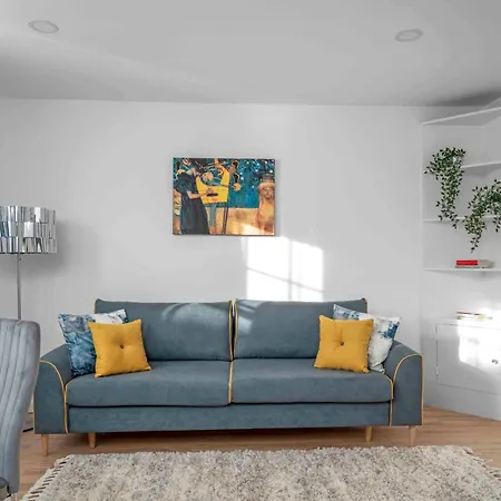 Brick Lane, - Lovely One Bedroom Apartment