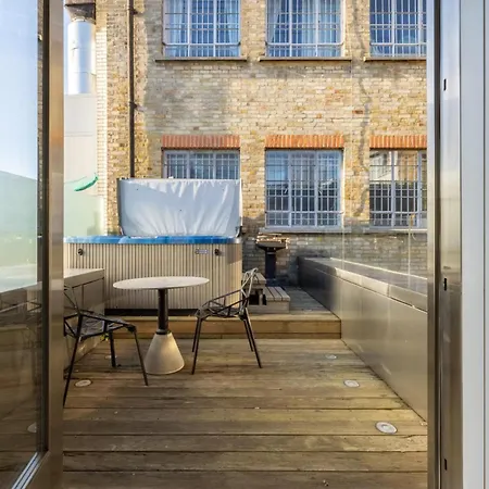 The Tonic 1 Bed With Patio In Shoreditch *