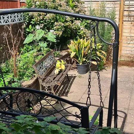 Luxury & Comfy City Break Studio Apartment London